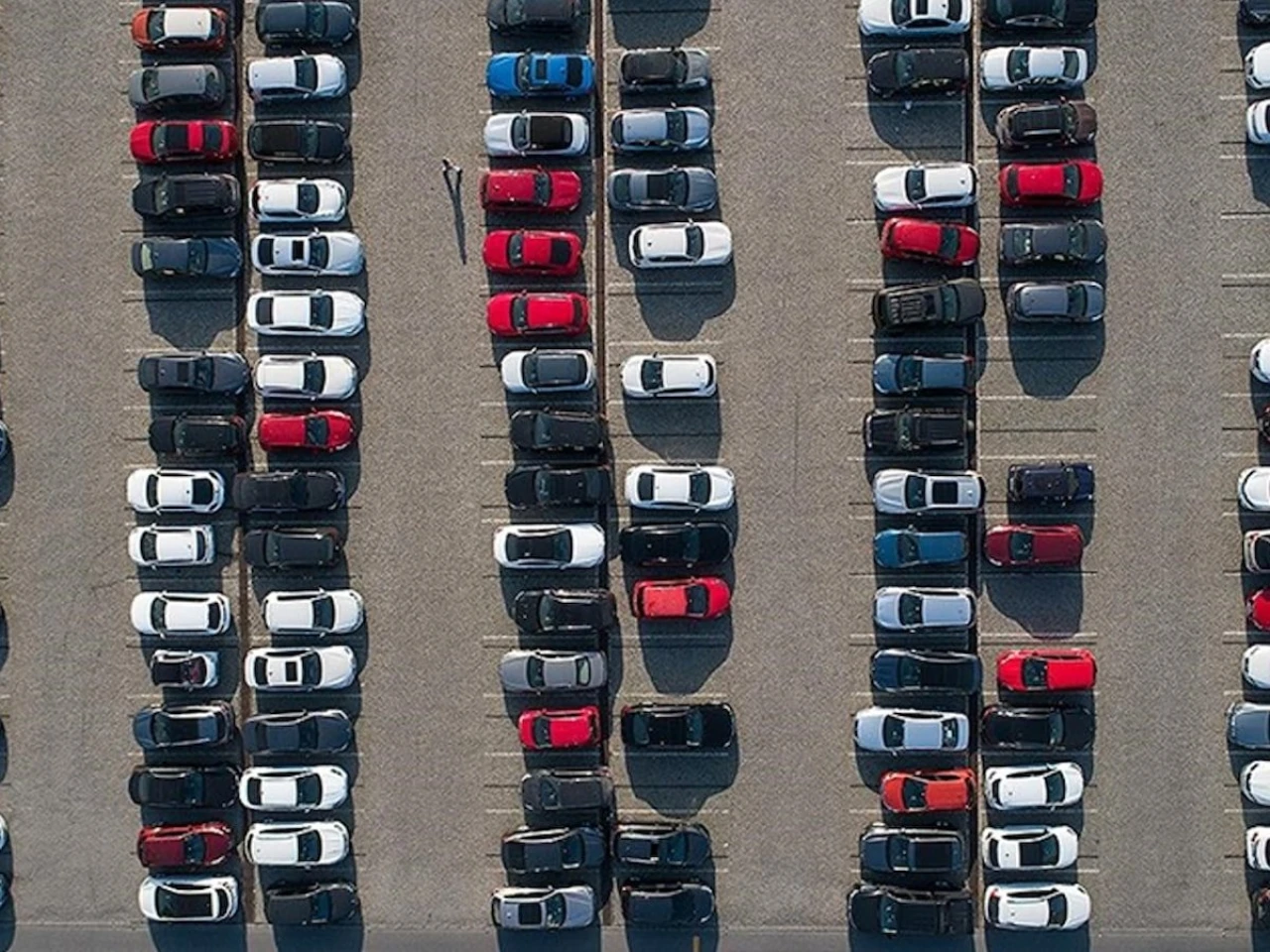 Yediemin Otoparklarında Bekleyen 14 Bin Araç Ekonomiye Kazandırılacak, 50 Milyar Lira Gelir Hedefleniyor