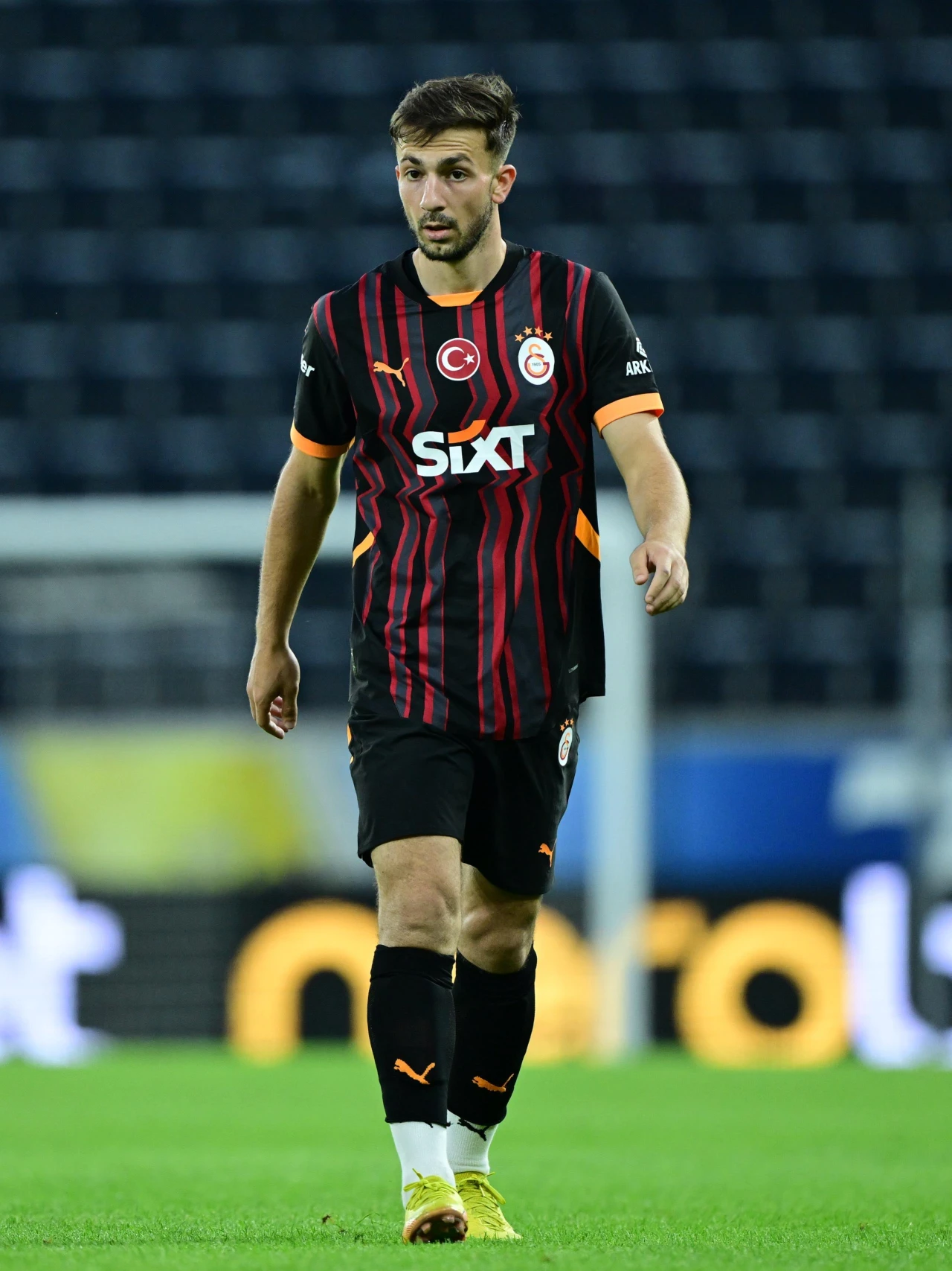 Galatasaray, Halil Dervişoğlu'nu Çaykur Rizespor'a kiraladı, yeni sezonda yeşil mavi formayı giyecek.