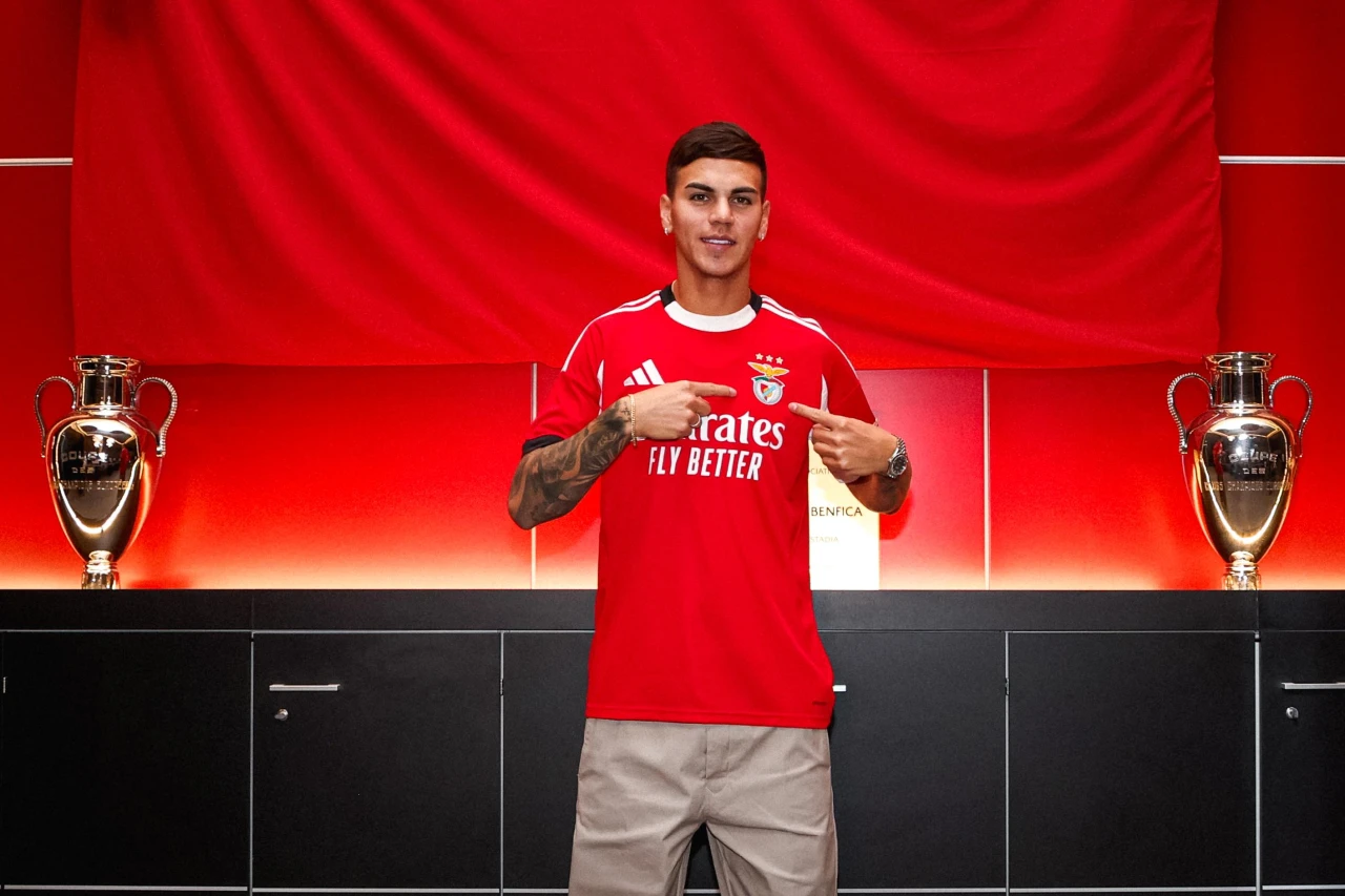 Benfica, Arjantinli Enzo Barrenechea'yı Aston Villa'dan kiraladı, satın alma opsiyonuyla!