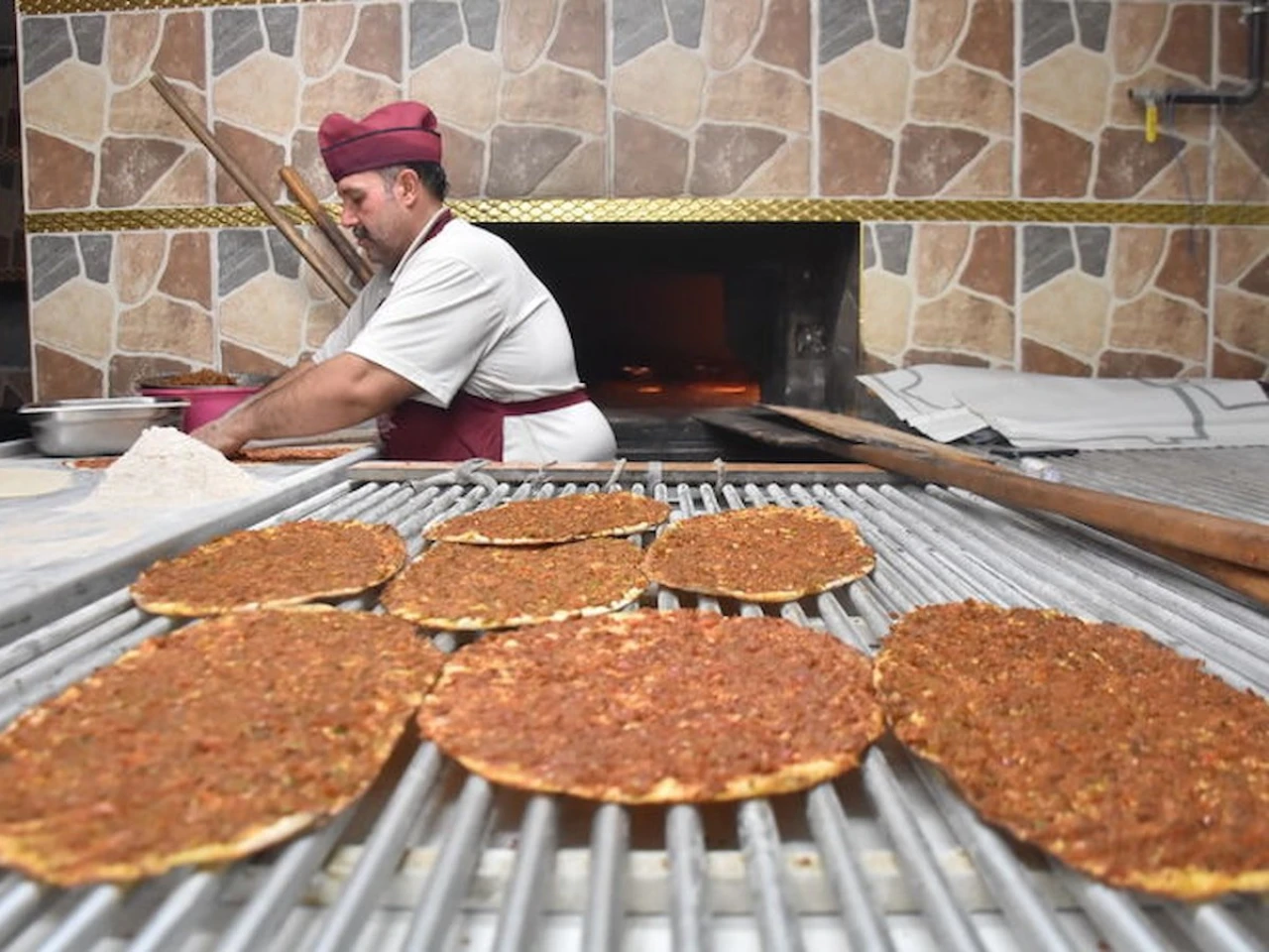 Lahmacun Fiyatları Yükselişte: Türkiye Genelinde Ortalama Fiyat 123,24 TL'ye Çıktı