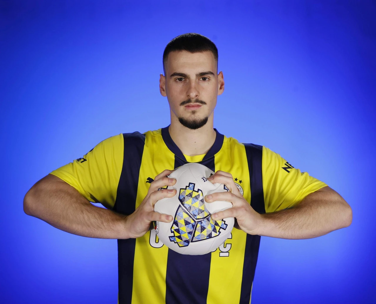 Fenerbahçe, Ognjen Mimovic'in lisansını çıkardı: Geçen sezon Zenit'te başarılı performans sergileyen genç oyuncu için yeşil ışık!