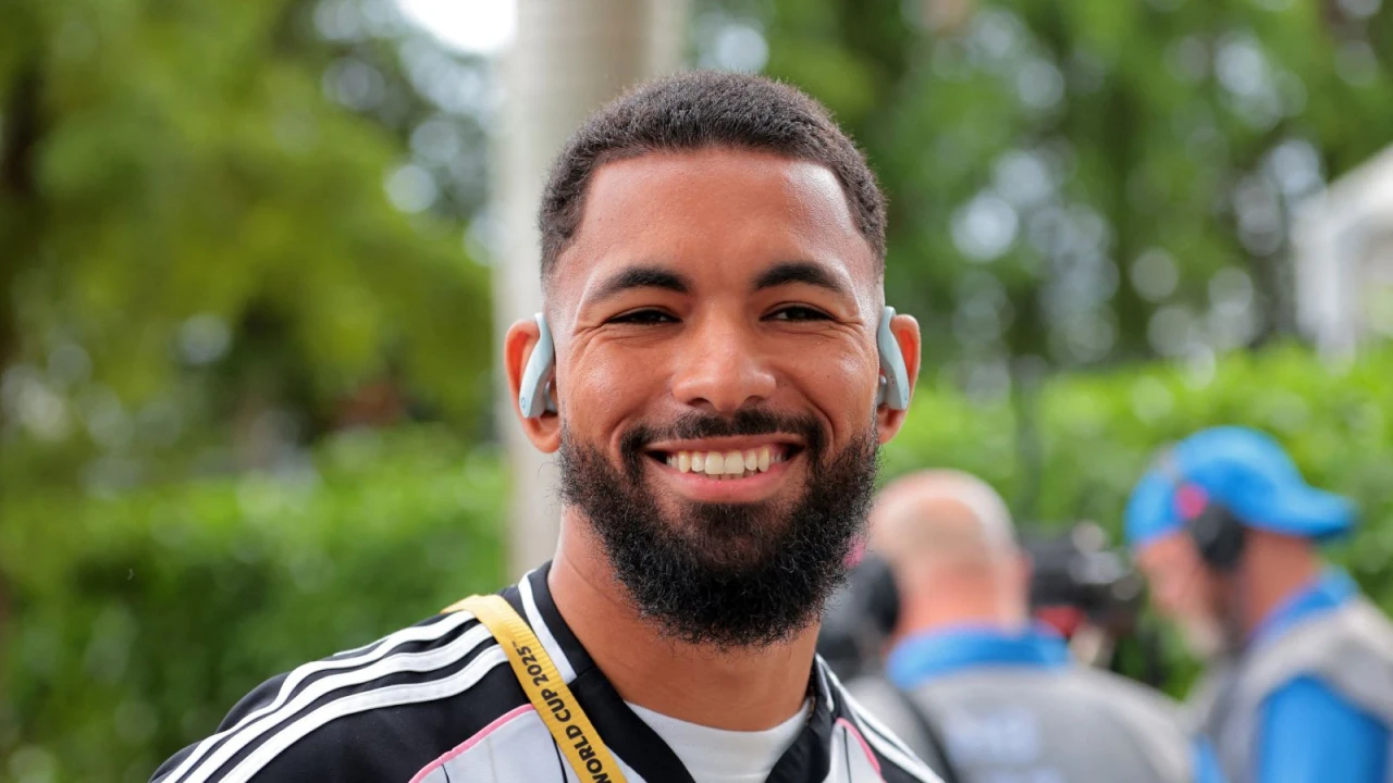 José Mourinho, Douglas Luiz transferi için hamle yapıyor! Juventus'un hayal kırıklığı yaratan oyuncusuna Fenerbahçe de talip!