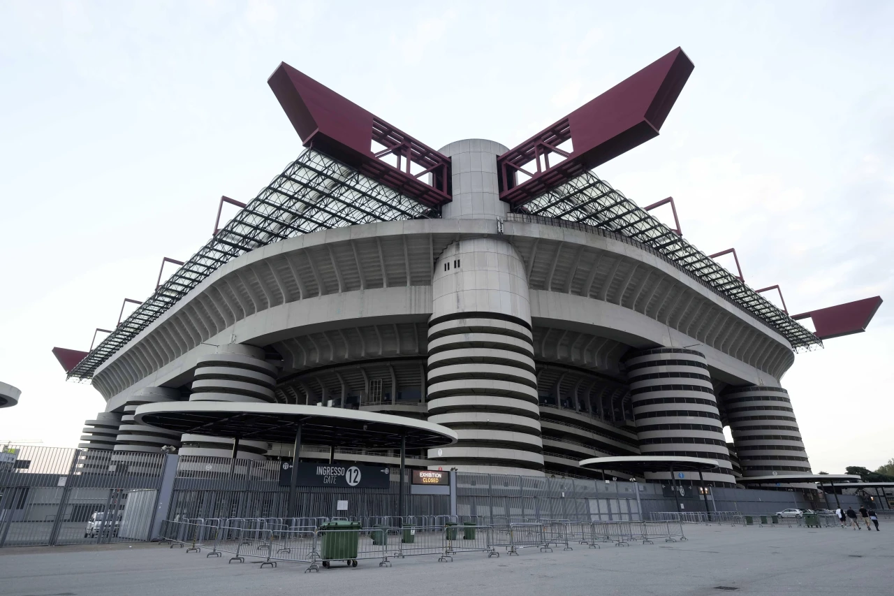 Milano, 2032 Avrupa Futbol Şampiyonası ev sahipliğini kaybedebilir! Yeni stadyum projeleri büyük sorunlarla karşı karşıya.