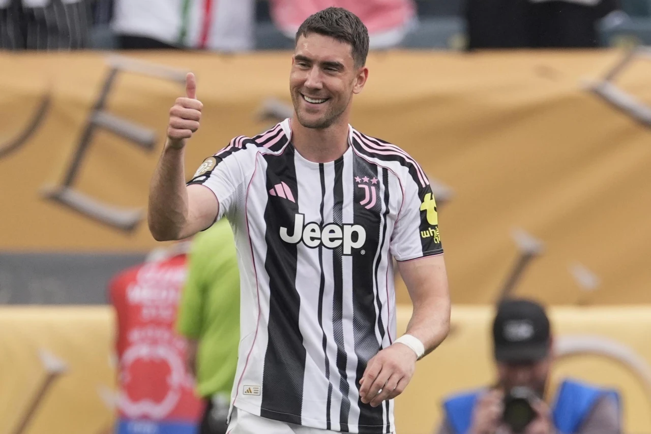 Juventus'ta Dusan Vlahovic için Premier Lig kulüplerinden ilgi var! Transfer süreci başladı.