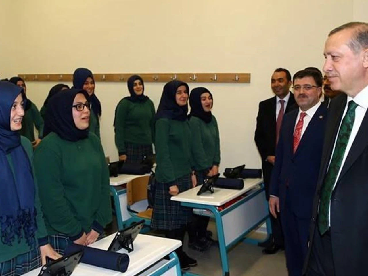 İmam Hatip Liselerinde Boş Kontenjan Sorunu: Fen ve Anadolu Liseleri Tercih Ediliyor