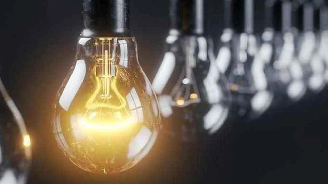 İstanbul'un Elektrik Dağıtım Şirketleri BEDAŞ ve AYEDAŞ'tan Açıklama: 27 Eylül Cumartesi Günü 10 Saatlik Elektrik Kesintisi Yaşanacak