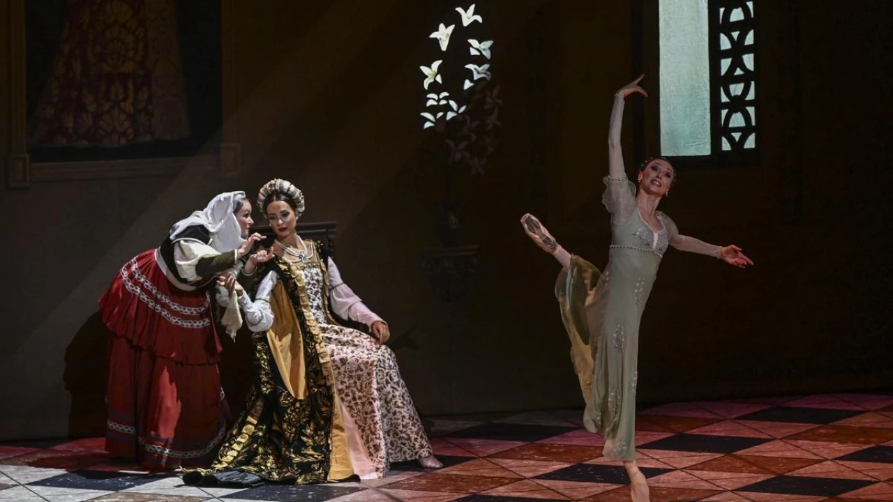 Bolşoy Bale ve Orkestrası, AKM'de Romeo ve Juliet performansıyla büyüledi!