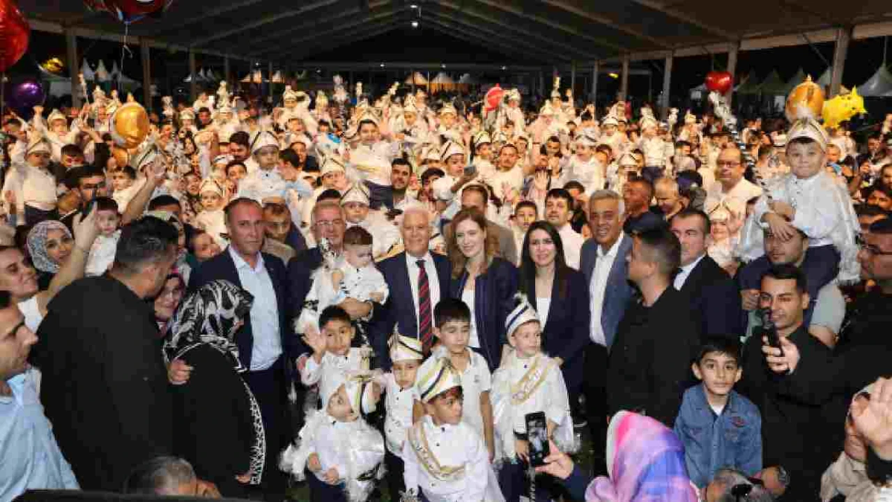 Bursa Belediyesi, Merinos Parkı'nda Geleneksel Sünnet Şöleni Düzenledi