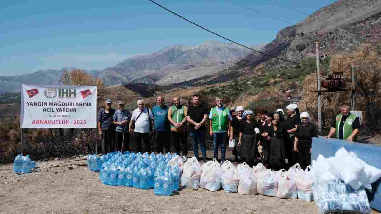 İHH, Arnavutluk'taki Yangınzede Ailelerine Yardım Elini Uzattı