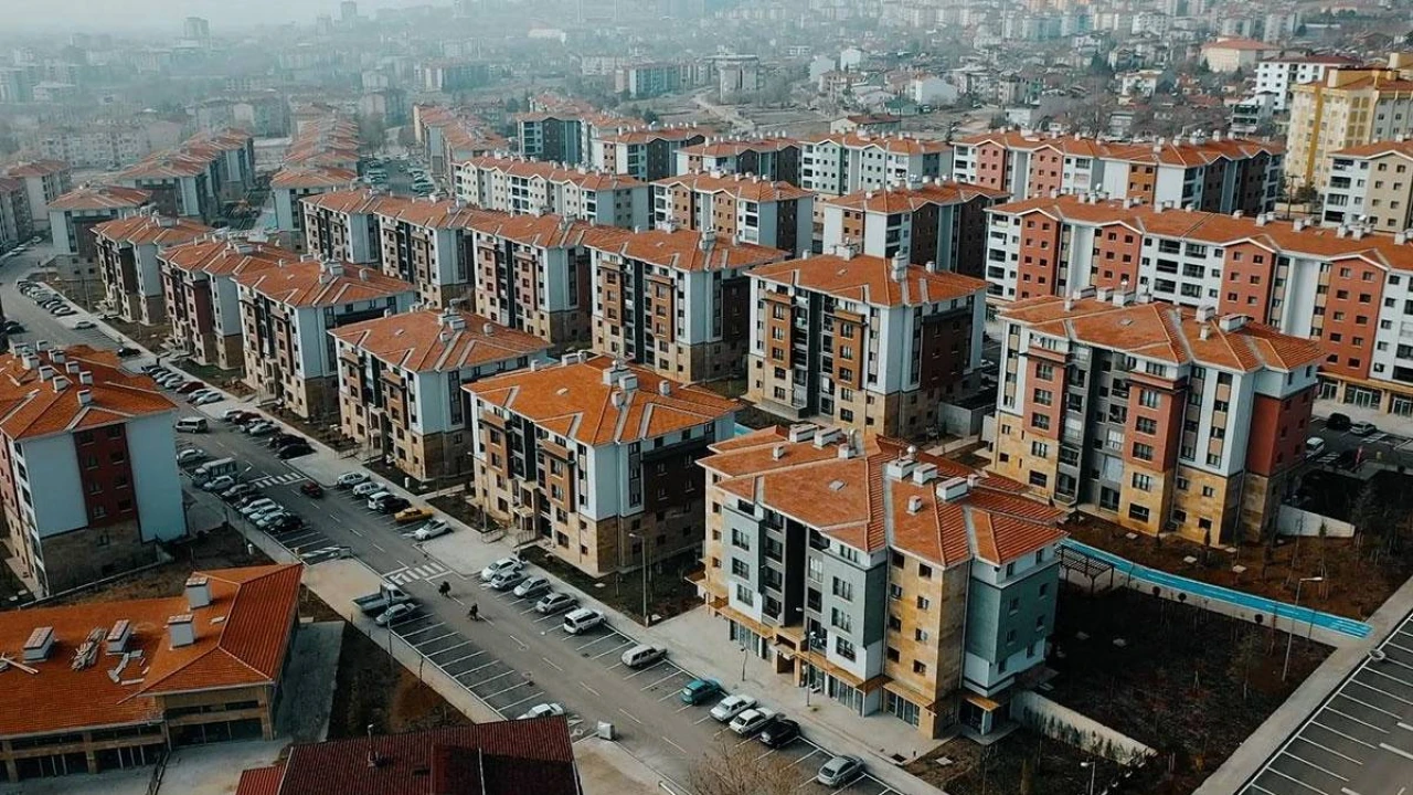 Çevre ve Şehircilik Bakanlığı, 29 İlde 449 Taşınmazı Satışa Çıkarıyor: İşte Detaylar!