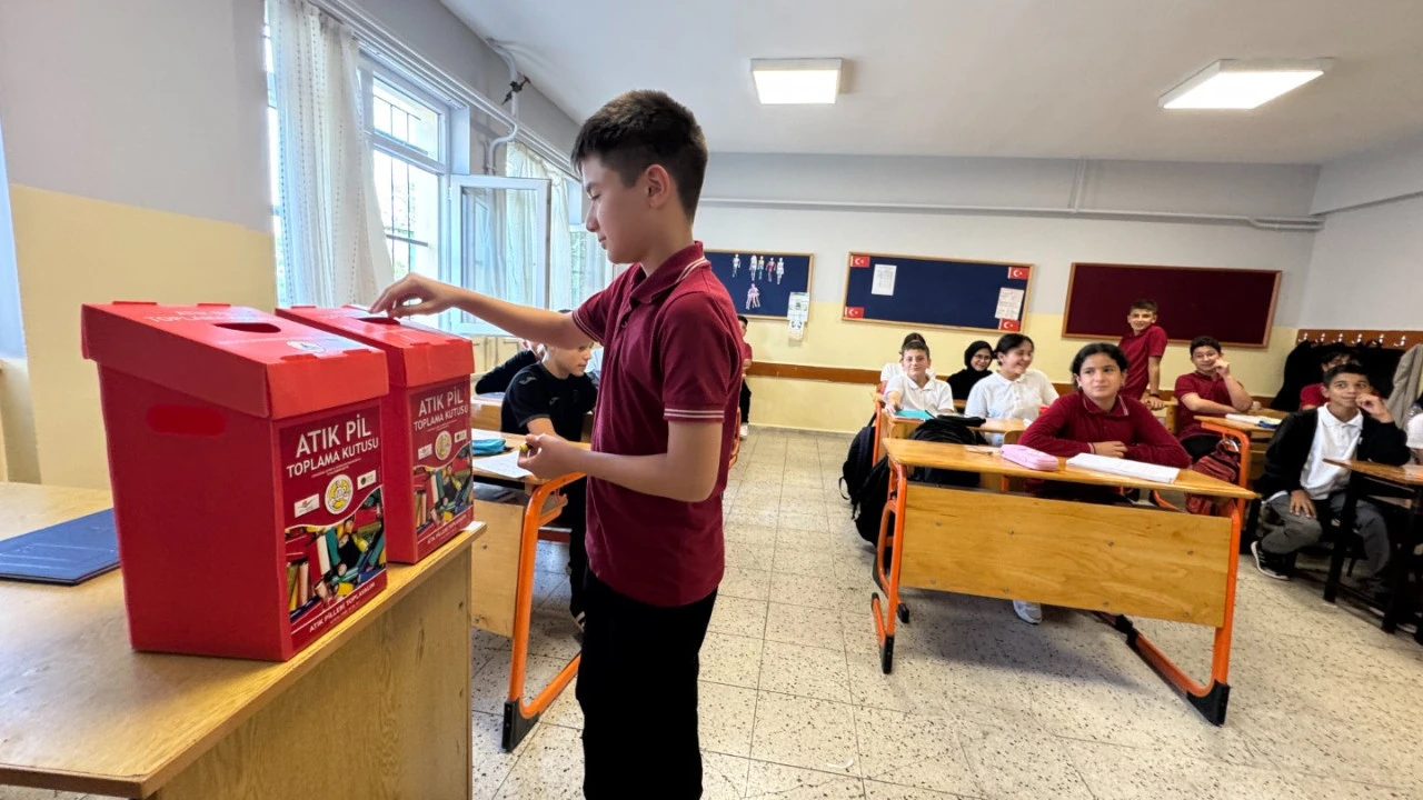 Kocaeli’nde Liseli Gençler, Atık Toplama Yarışında Bir Araya Geldi