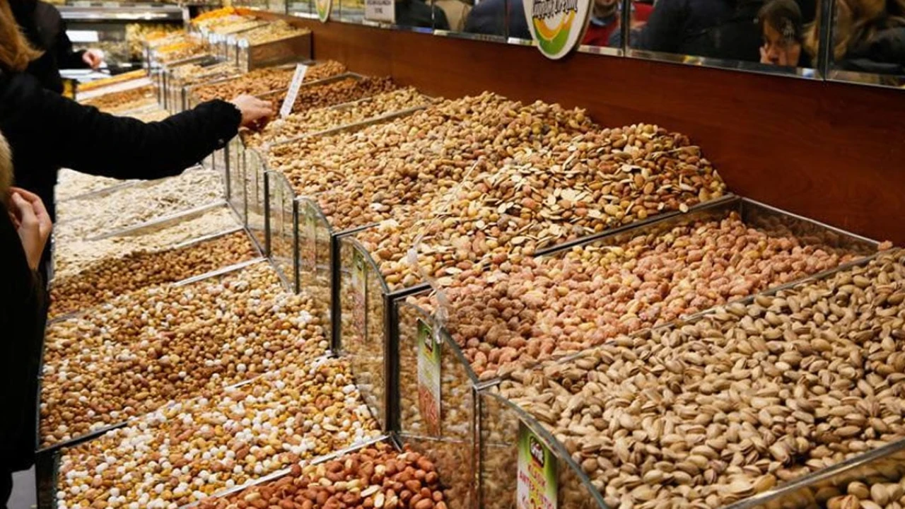 Kuru Yemiş Fiyatları Hızla Yükseliyor: Vatandaşlar Zor Durumda