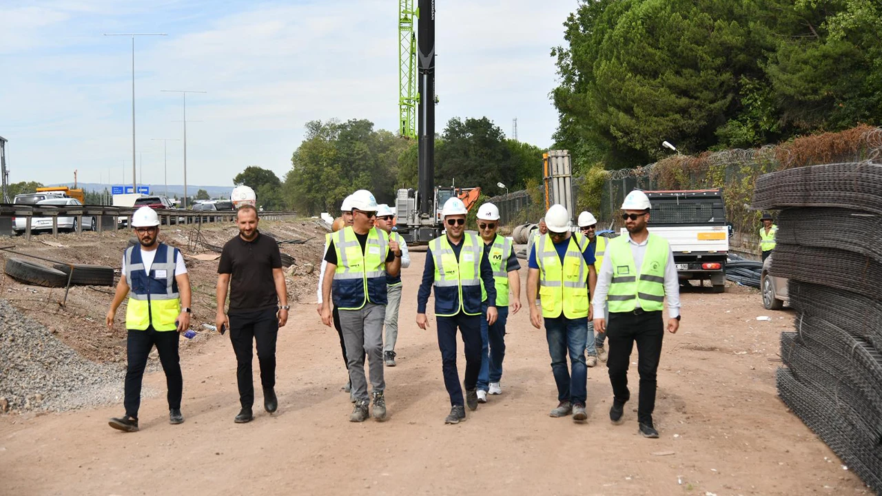 Yasin Özlü, Başiskele'de gerçekleştirilen projeleri sahada detaylı bir şekilde inceledi