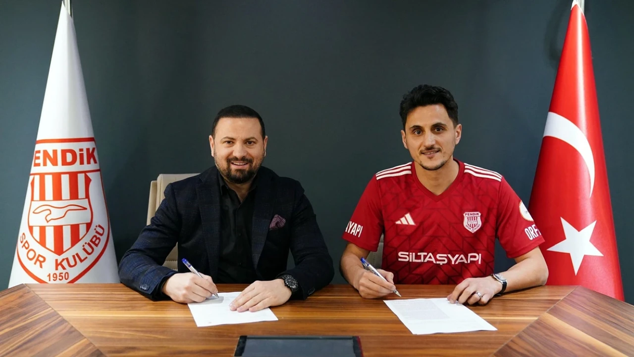 Pendikspor, Mustafa Pektemek'i Transfer Etti: Kırmızı-Beyazlılar Deneyimli Golcüyü Kadroya Dahil Etti