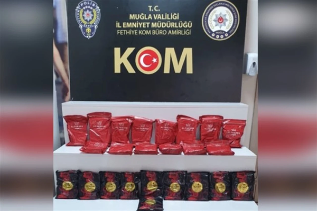 Muğla'da tütün kaçakçılığı operasyonunda 11 kişinin adreslerinde arama yapıldı.