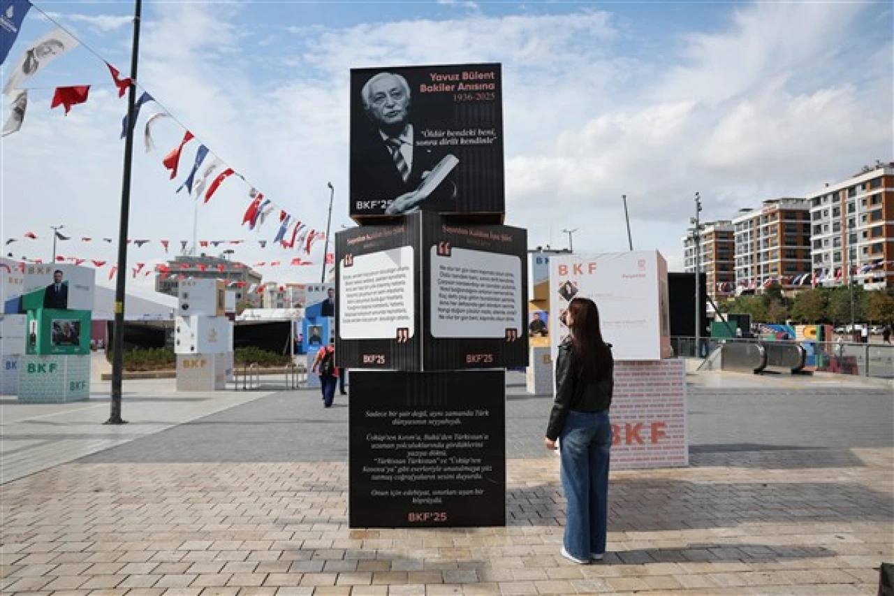 Türk Şair Yavuz Bülent Bakiler 4. Bağcılar Kitap Fuarı'nda Anılıyor