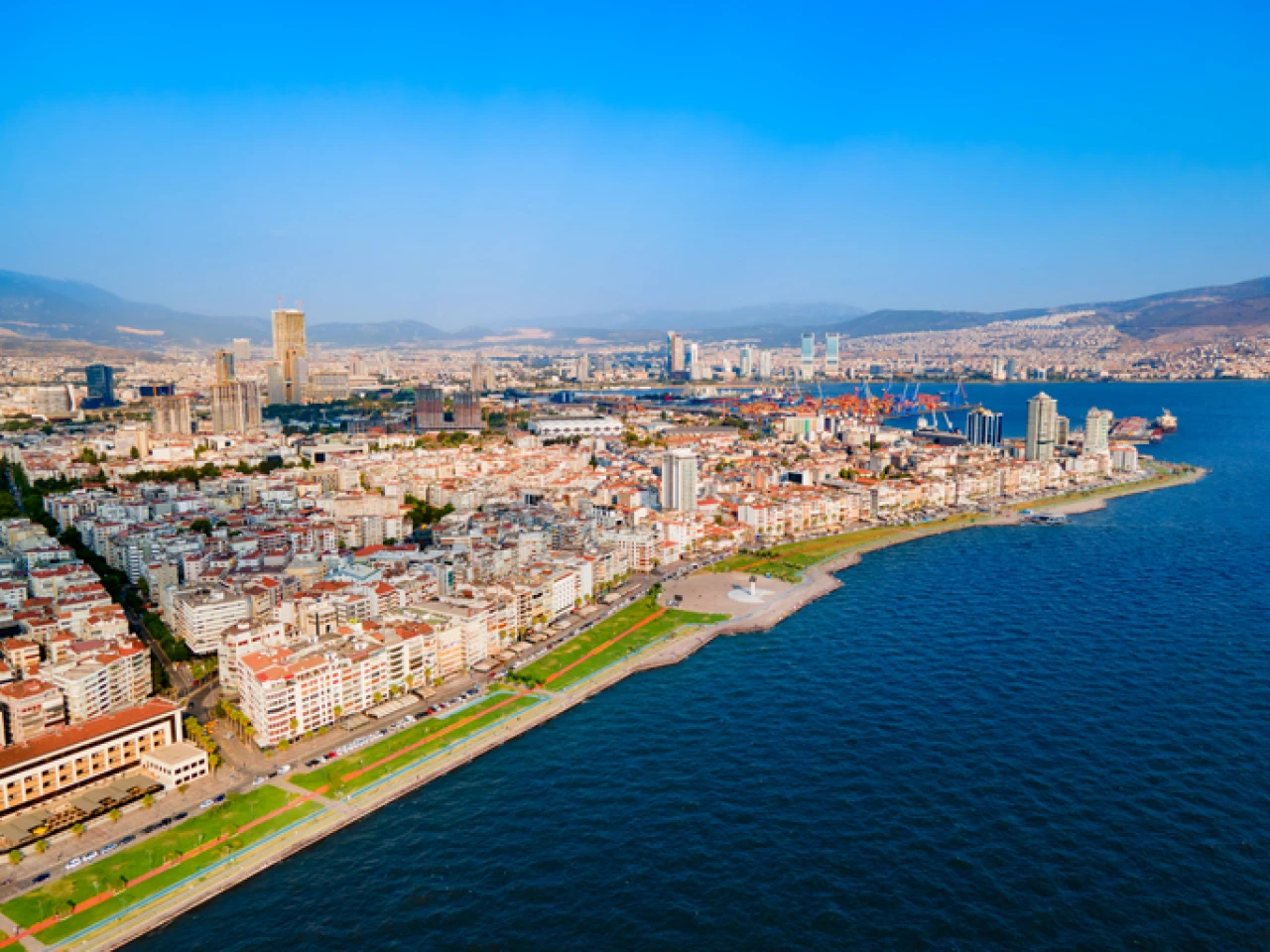 Ege'nin İncisi: İzmir'de Gezilecek Yerler
