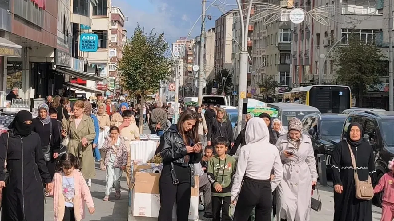 İstanbul'da 5.0 Büyüklüğündeki Depremde 17 Kişi Yaralandı, Vali: Henüz Yıkım Yok.