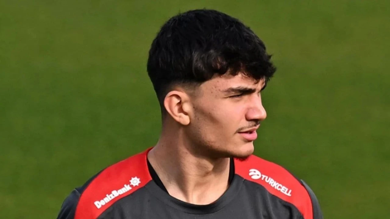Eintracht Frankfurt, Can Uzun'un A Milli Takım'daki süre sorununu Türkiye Futbol Federasyonu ile görüşüyor.