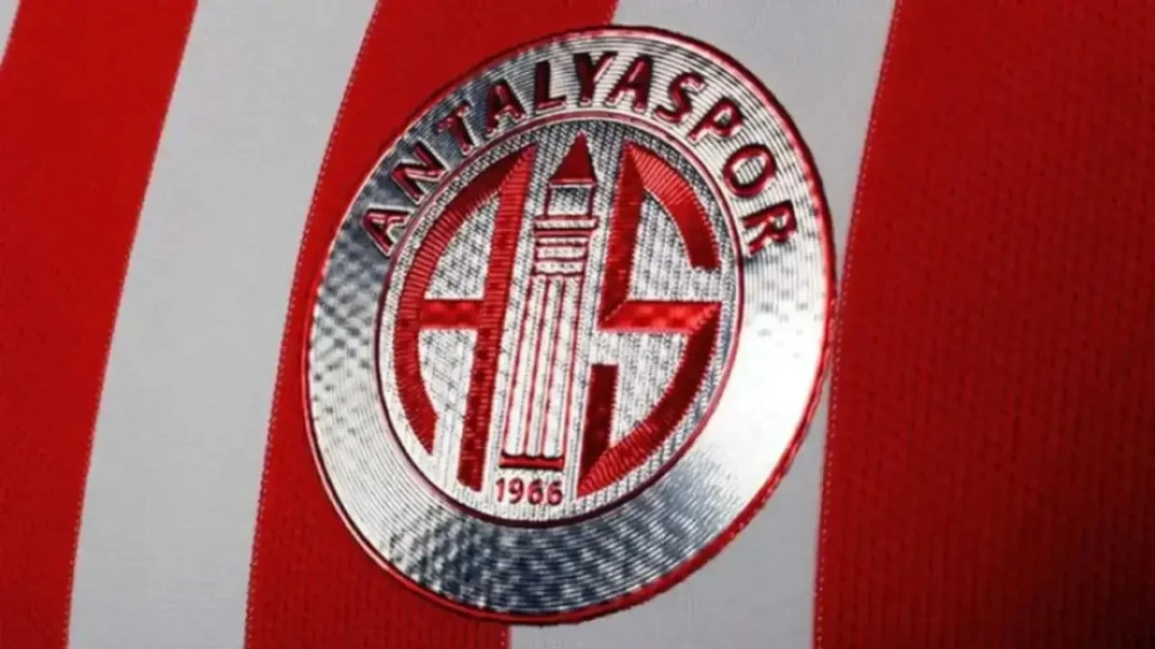 Antalyaspor, Teknik Direktörlük İçin Erol Bulut'la Anlaştı ve İmza Töreni Yaklaşıyor