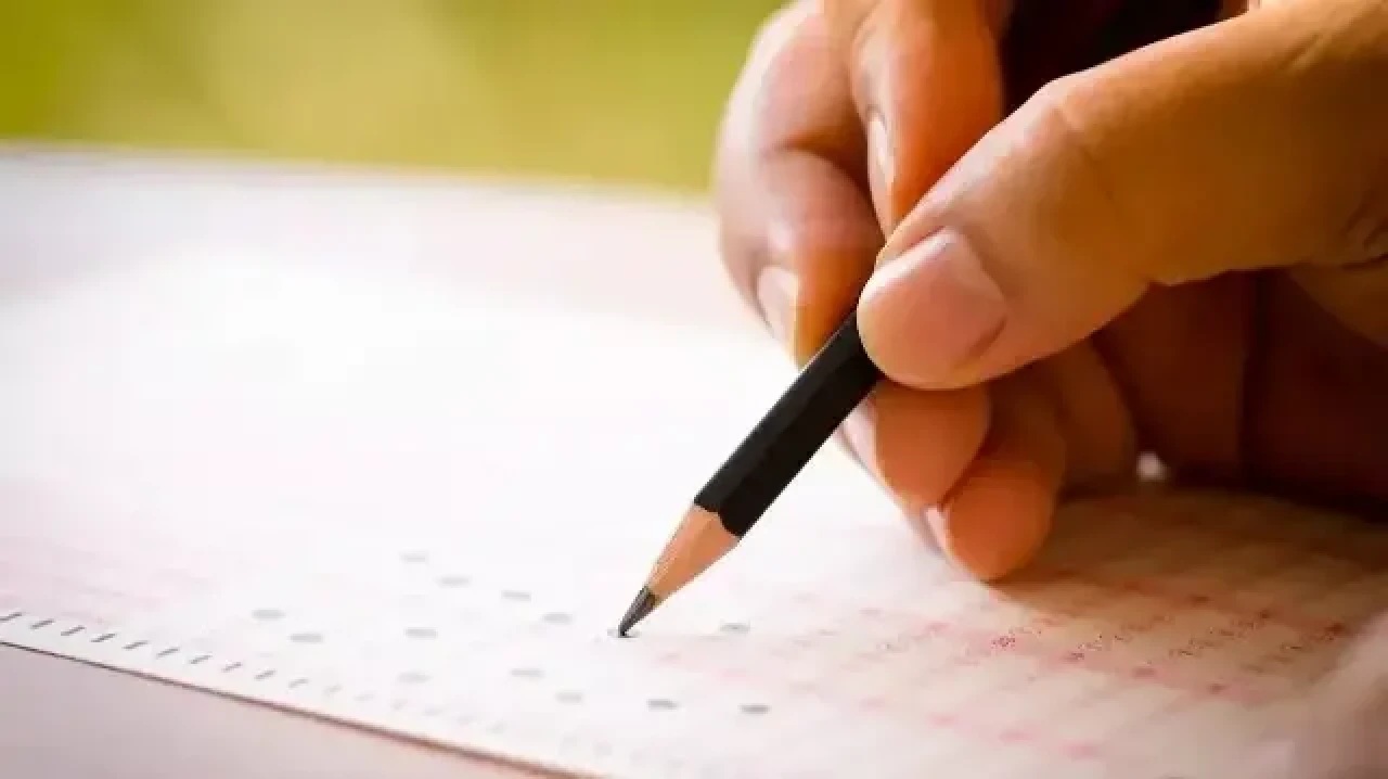 MEB takvimi duyurdu! 2025 Açık Öğretim Lisesi 1. dönem sınavları hangi tarihte yapılacak?