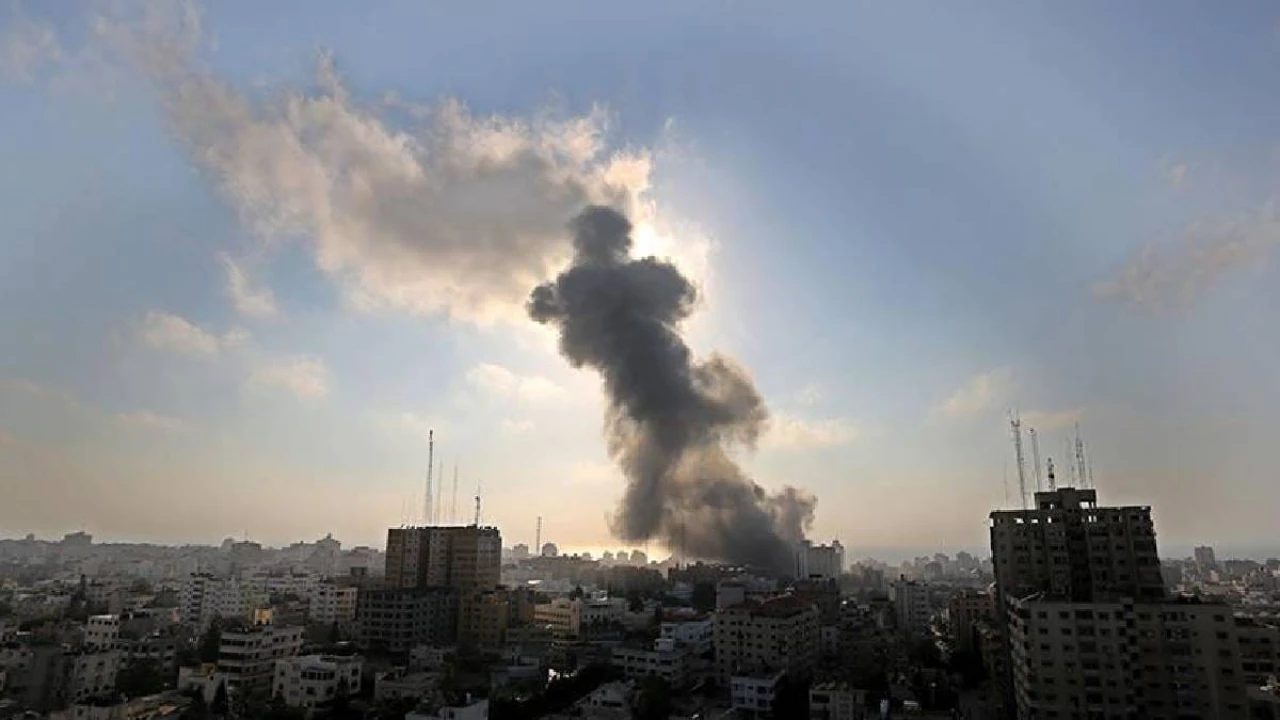İsrail Savaş Uçakları Refah'a Hava Saldırısı Gerçekleştirdi: 6'sı Çocuk 9 Ölü. Hamas'ın Ateşkesi İhlal Ettiği İddia Ediliyor.