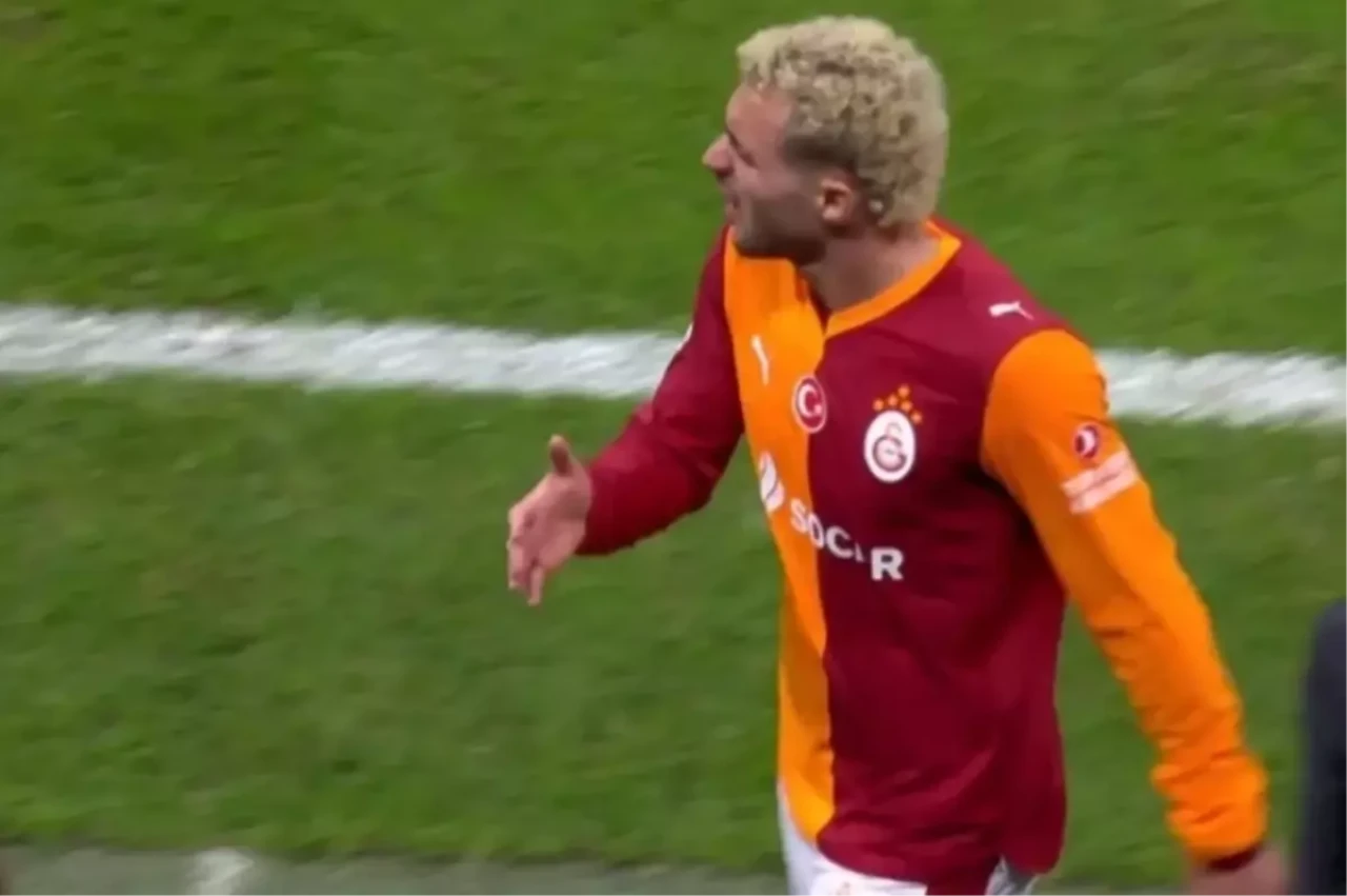 Barış Alper Yılmaz'ın Performansına Tribünlerden Tepki Geldi