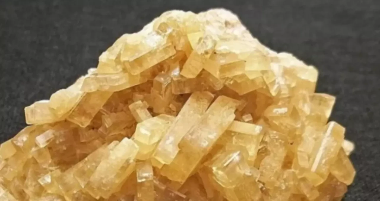 Barit: Sanayide Önemli Rol Oynayan Yoğun ve Opak Mineral Hakkında Detaylar!