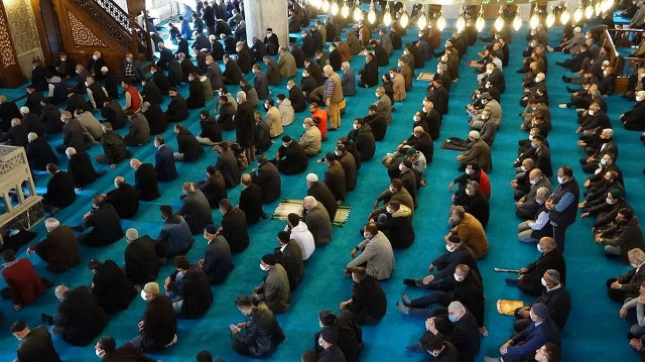 Diyanet'in 10 Ekim 2025 tarihine ilişkin İstanbul, Ankara ve İzmir illerinde cuma namazı saatleri açıklandı!