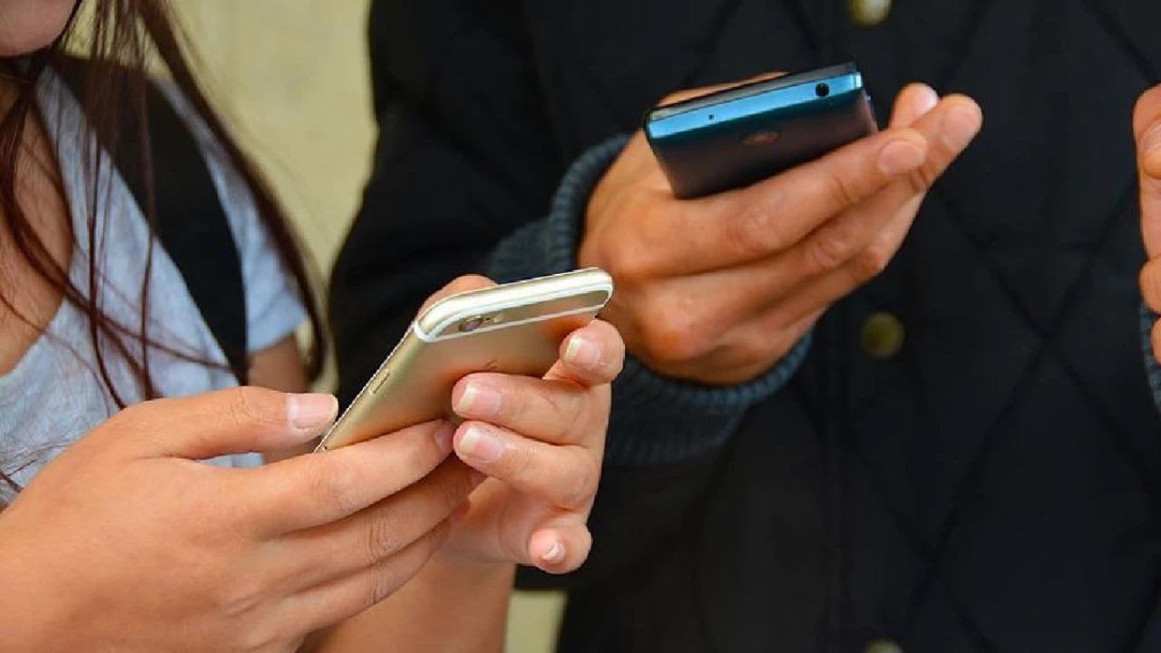 Cep telefonunuzu paylaşmadan önce iki kez düşünün! Her şey bir anda olup bitiyor, hesaplar anında boşalıyor