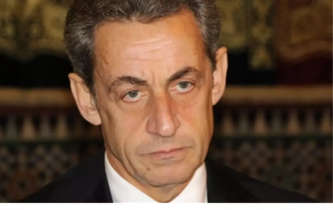 Fransa'da eski Cumhurbaşkanı Sarkozy, yolsuzluk suçlamalarıyla hapse girdi