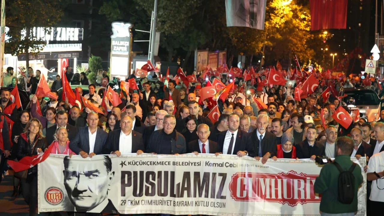 Küçükçekmece’de Coşkulu Cumhuriyet Kutlamaları