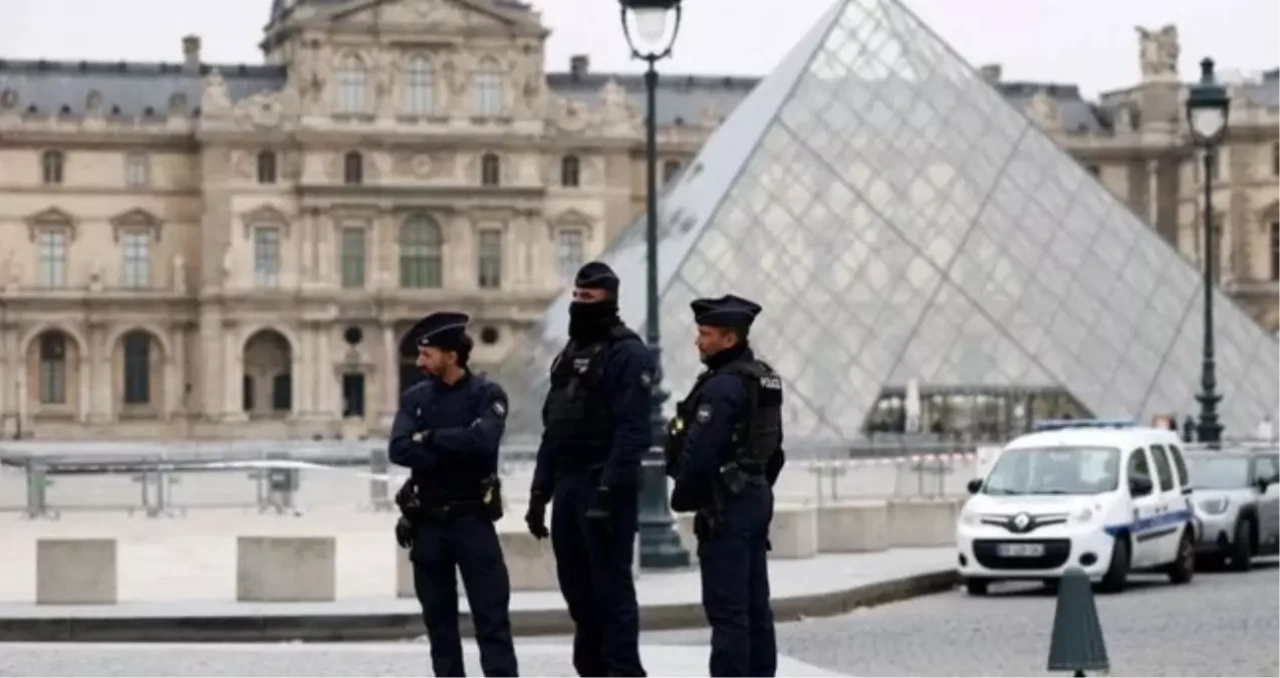 Louvre Müzesi soygununda neler çalındı? Louvre Müzesi'ni kim soydu?