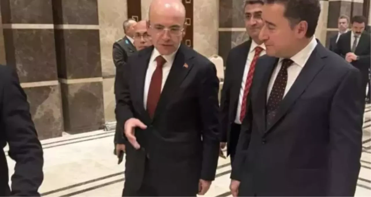 Mehmet Şimşek ve Ali Babacan, Cumhuriyet Bayramı'nda Külliye'de Buluştu: İşte Detaylar!
