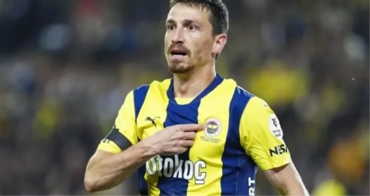 "Fenerbahçe'de Mert Hakan Yandaş'ın Durumu Belirsizliğini Koruyor"
