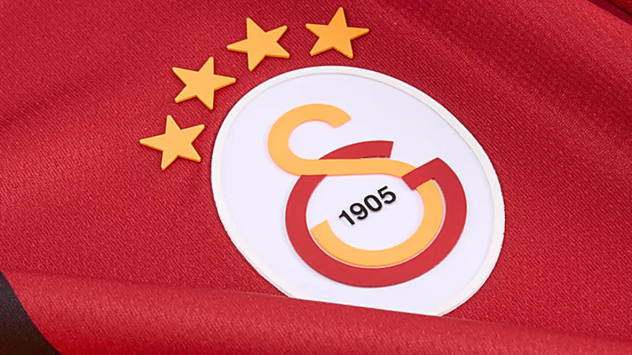 Okan Buruk yıldız oyuncunun biletini kesti