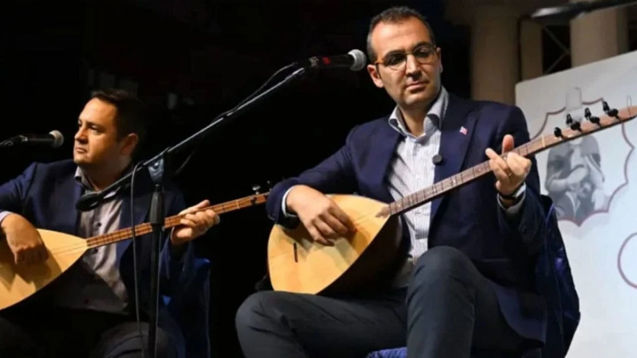 Dengin Ceyhan, Resul Emrah Şahan'ın bestelediği şarkıyı seslendirdiği muhteşem bir performans sergiledi