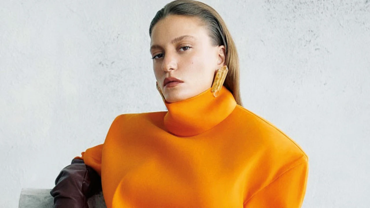 "Serenay Sarıkaya, Marie Claire Arabia'da Kapak Oldu: Oyuncunun Yeniden Doğuş Hikayesi ve Türk Sanatının Küresel Etkisi"