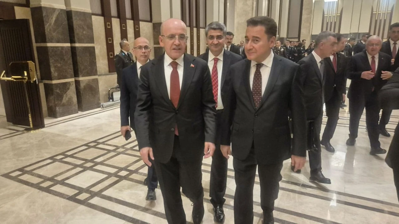 Cumhurbaşkanlığı Külliyesi'nde Gerçekleşen 29 Ekim Resepsiyonunda Siyasi Liderler Buluştu