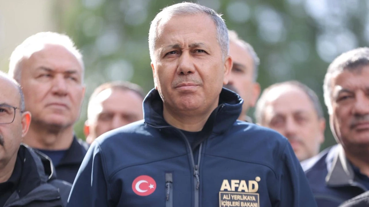 Yerlikaya: Depremde 4 bina yıkıldı, 26 kişi yaralandı