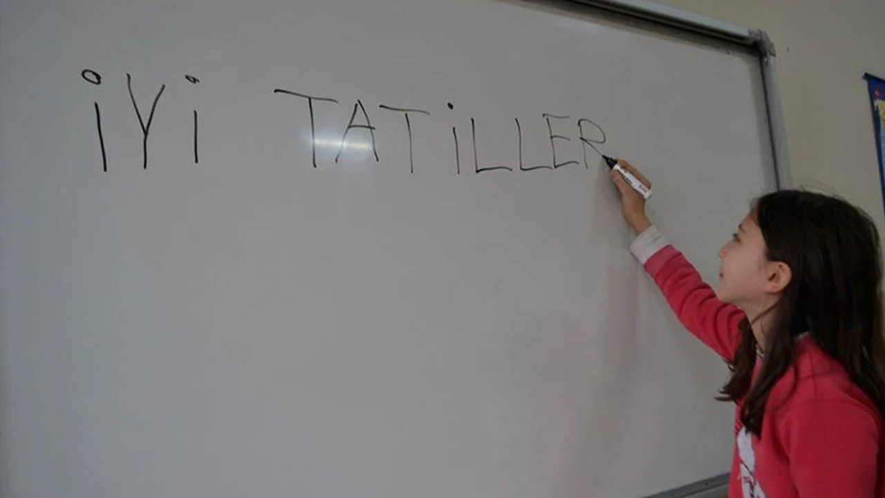 1. DÖNEMİN SONU GELİYOR: Ara Tatil Yaklaşıyor! Sömestr Ne Zaman Başlıyor?