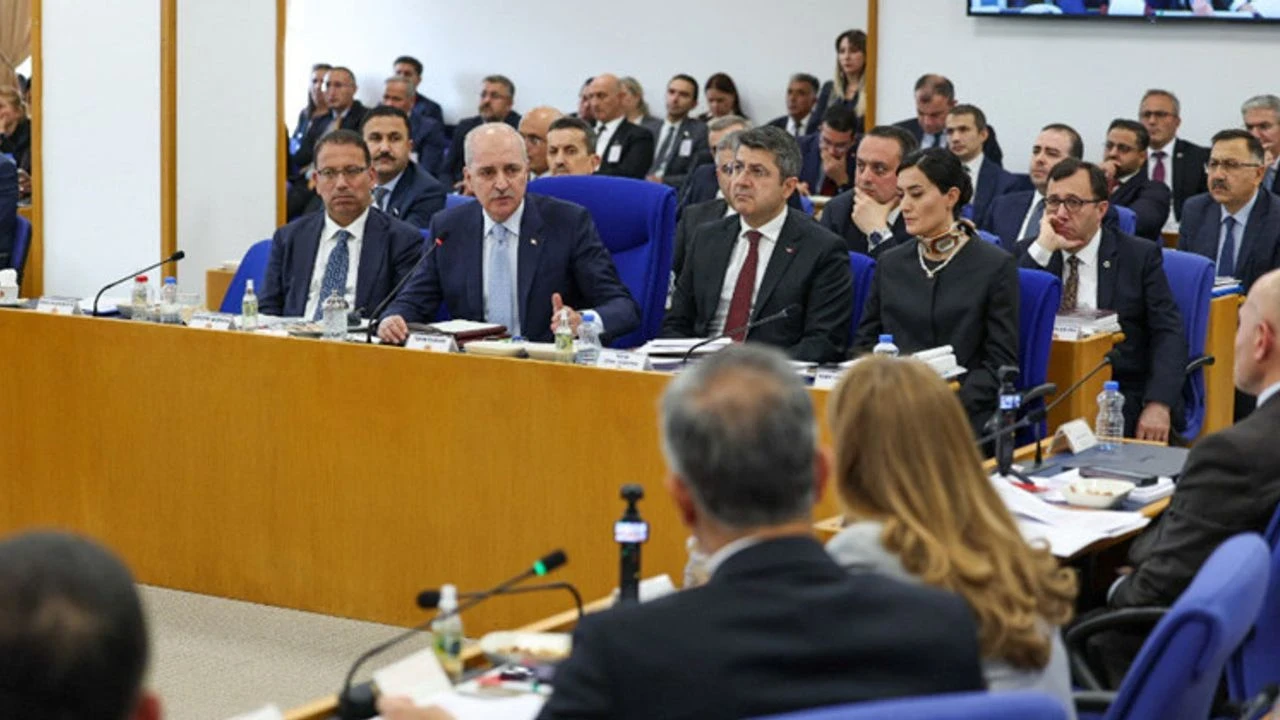 Numan Kurtulmuş, Erhan Usta'ya Karşı Manevi Tazminat Davası Başlattı