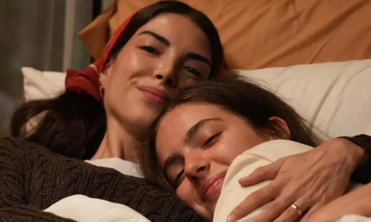 "Taşacak Bu Deniz: Eleni'nin Gerçek Annası İçin İstanbul'da Sultan Ebe ile Buluşması"