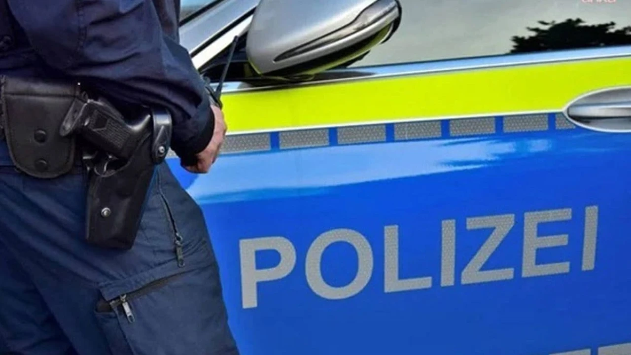 Almanya'da Polis, İşitme Engelli Çocuğu Silahla Vurdu