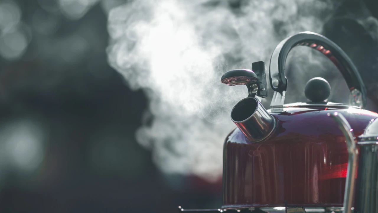 Çaydanlık ve Demliklerdeki Kireç Sorununa Kolay Çözüm! Ustalık Sırları Ortaya Çıktı!