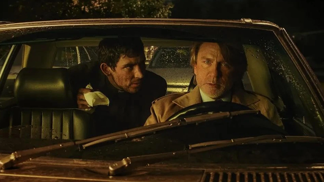 Netflix, Gotik Esintilere Sahip Yepyeni Bir Gizem Filmiyle Karşımızda: Wake up Dead Man!