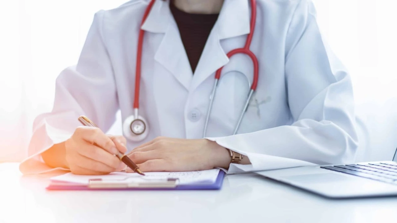 Doktorlara yönelik reklam içerikli paylaşımlar artık yasaklandı!