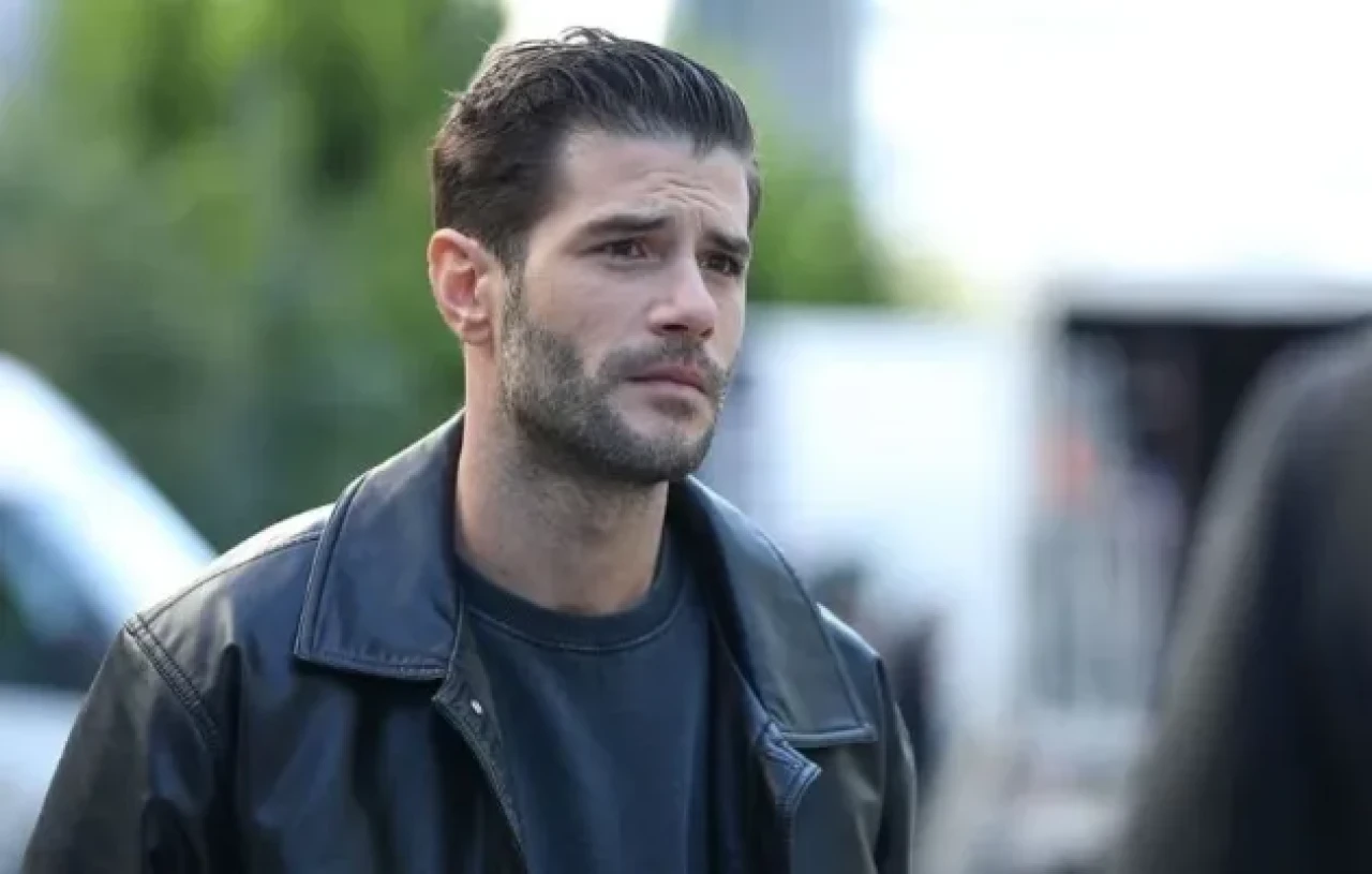 Berk Cankat: Oyunculuk Kariyeri ve Özel Hayatı Hakkında Tüm Detaylar!