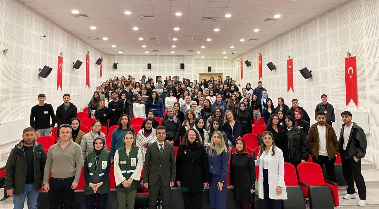 Şiran’da Yeşilay tarafından “Bağımsızlık Seferberliği” söyleşisi gerçekleştirildi