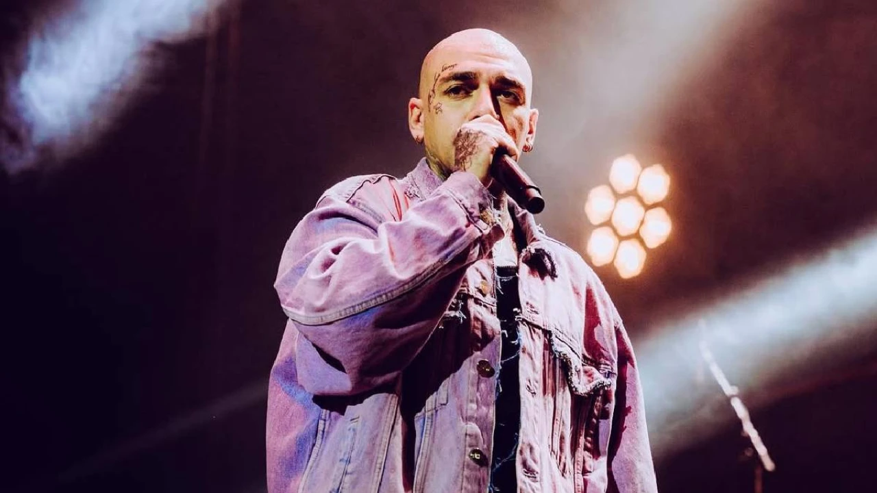 Almanya'ya yerleşen Ezel, yeni hayatında özgürlüğün tadını çıkarıyor